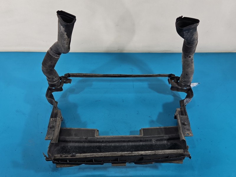 KIEROWNICA Wlot powietrza Mercedes ML W164 3.0 CDI V6