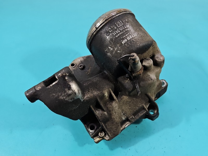 Podstawa filtra oleju obudowa Audi A8 D2 077115561F 3.7 V8