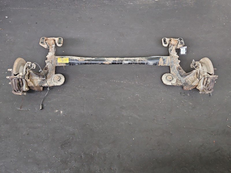 Tylna belka oś tył Chevrolet Cruze 2.0 VCDi Tylna belka oś tył Chevrolet Cruze 2.0 VCDi