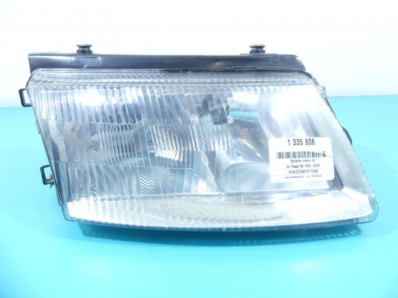 Reflektor prawy lampa przód Vw Passat B5 EUROPA