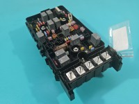 Skrzynka bezpieczników Jeep Cherokee KL 68193002AF