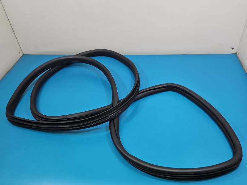 Uszczelka drzwi przód prawa Fiat Ducato IV