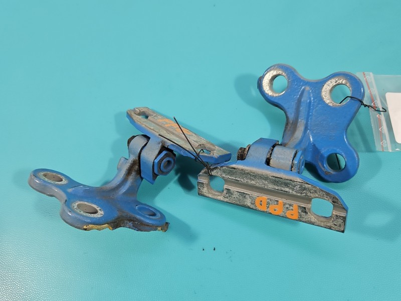 Zawias drzwi przód prawy VOLVO S60 II 10-