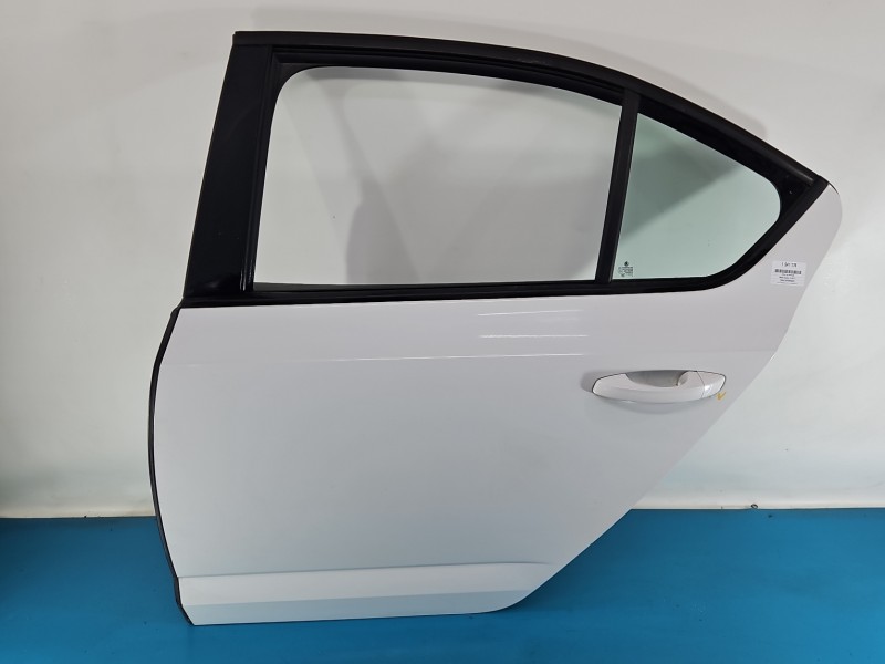 Drzwi tył lewe Skoda Octavia III HB 5d biały LF9E