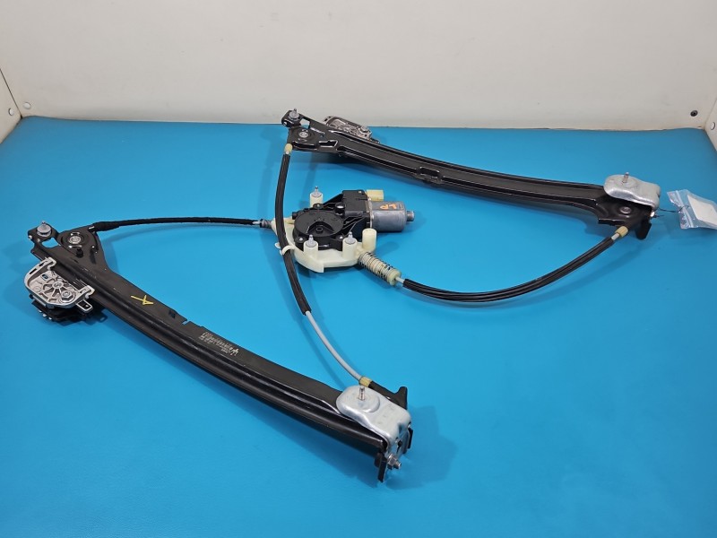 Podnośnik przód lewy SZYBY WINDA Maserati Quattroporte VI 13- 6700098160 4d sedan