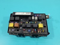 Skrzynka bezpieczników Opel Zafira B 13268305