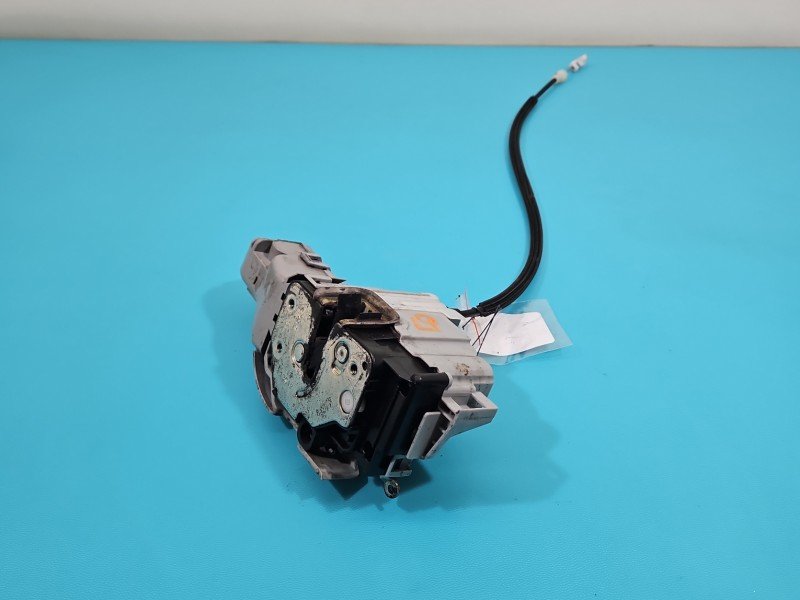 Zamek przód lewy Lancia Delta III 08-14 EUROPA LANCIA, 5 PIN, 12012-ACLSS