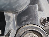 Reflektor lewy lampa przód Toyota Corolla Verso II EUROPA
