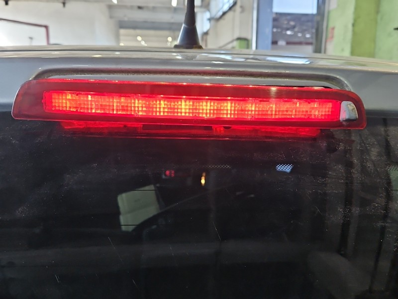 TRZECIE ŚWIATŁO STOP STOPU Opel Meriva A HB