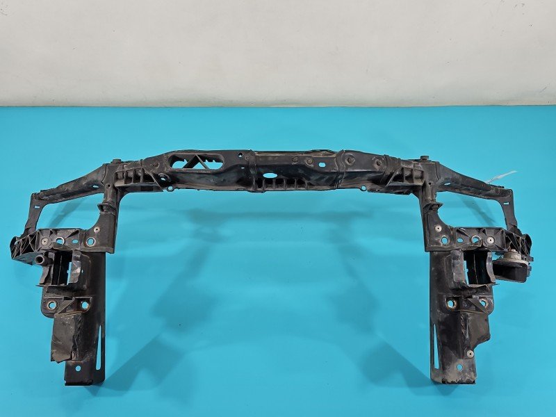 Pas przedni Opel Corsa D Pas przedni Opel Corsa D