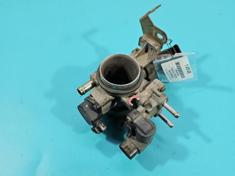 Przepustnica Toyota Yaris I 22210-03010, 136800-1700, 89452-0D010 1.3 vvti
