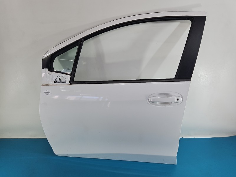 DRZWI PRZÓD LEWE KIEROWCY Toyota Yaris III 5d 040