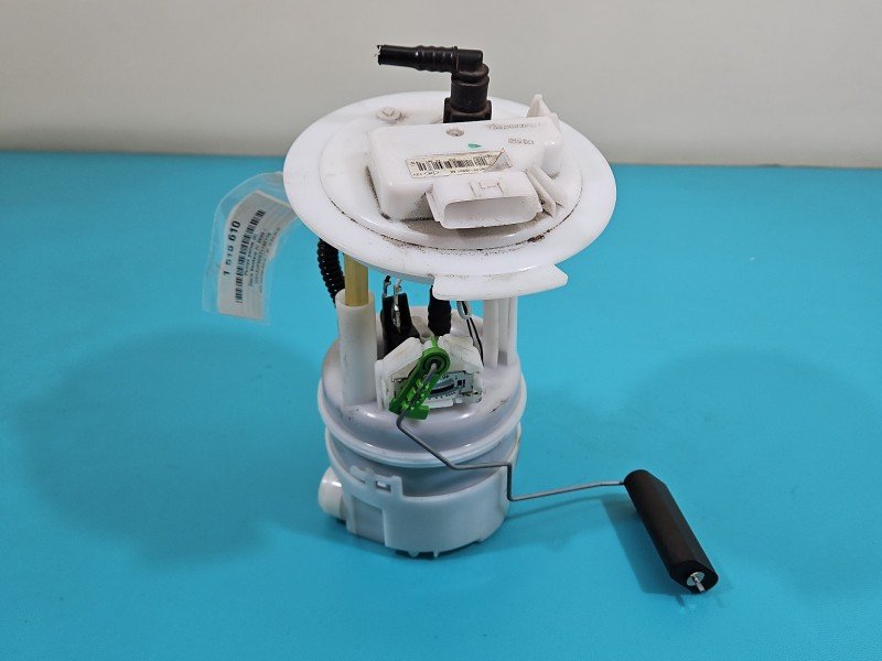 pompka Pompa paliwa Dacia Sandero III 20- 1.0 SCe 172020253R Producent części: Dacia, Uszkodzenie widoczne na zdjęciu... pompka Pompa paliwa Dacia Sandero III 20- 1.0 SCe 172020253R Producent części: Dacia, Uszkodzenie widoczne na zdjęciu...