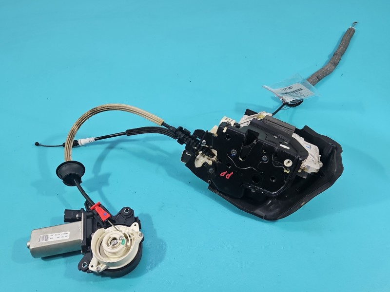 Zamek przód prawy AUDI A8 D4 4H EUROPA Europejska, Z dociągiem zamek 7+3pin. Dociag 2 pin 4F0837060