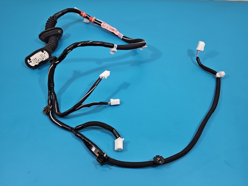 Instalacja Wiązka drzwi tył prawych LEXUS CT 10-22 82153-76020