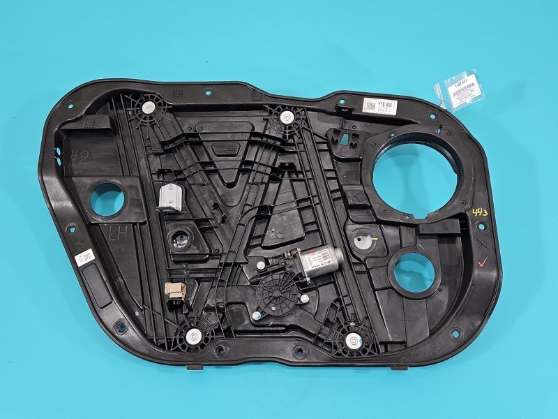 Podnośnik przód lewy Hyundai Elantra VI 15-20 82450-F2000 4d Podnośnik przód lewy Hyundai Elantra VI 15-20 82450-F2000 4d