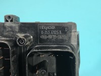 Skrzynka bezpieczników Opel Astra III H 13206748