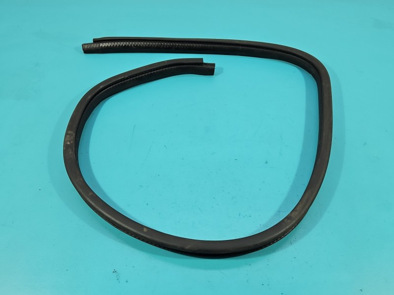 Uszczelka drzwi przód prawa Suzuki Splash