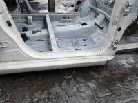 Próg prawy SŁUPEK ŚRODKOWY B Toyota Aygo II 14-22 HB 5d biały 068