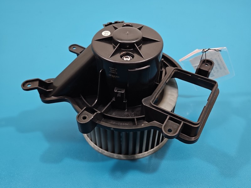 Dmuchawa nawiewu wentylator Peugeot 5008 2002221 EUROPA