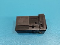 Gniazdo USB Toyota Corolla E16 E18 13- 86190-0D030
