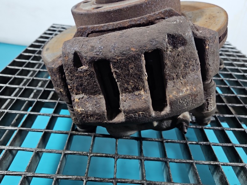 Zacisk przód prawy Opel Movano II 2.5 cdti