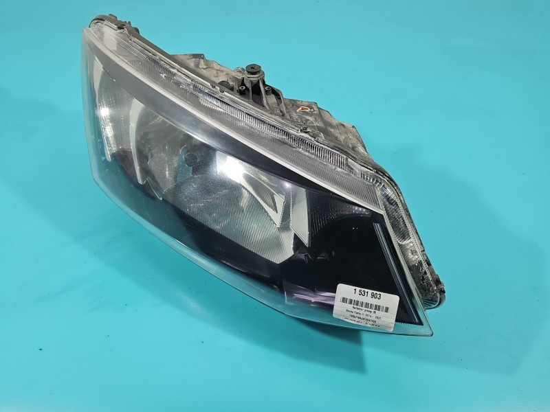 Reflektor prawy lampa przód Skoda Fabia III EUROPA