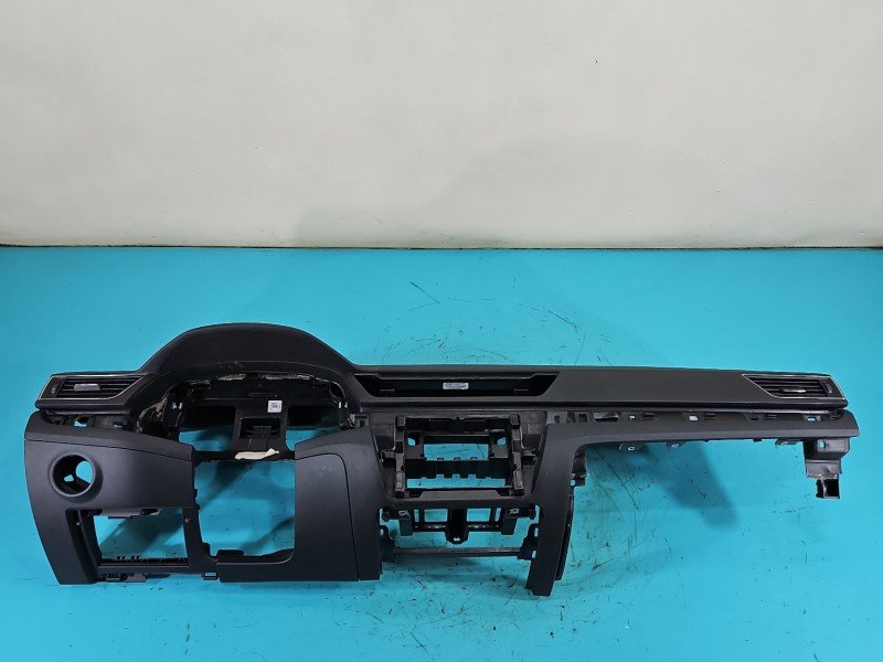 Deska rozdzielcza airbag pasażera kokpit Skoda Superb III