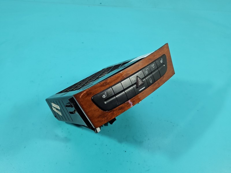 Przełącznik świateł awaryjnych Mercedes W211 A2116800552