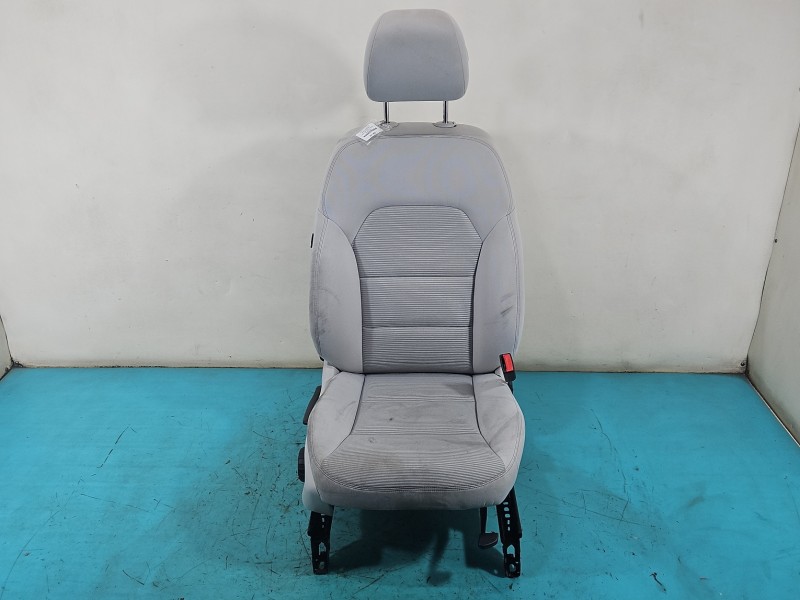 Fotel prawy przód pasażera Mercedes W246 5d EUROPA