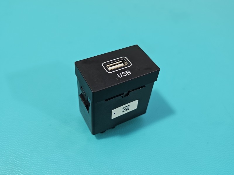 Gniazdo USB Hyundai I30 III 16- 96120-042604X