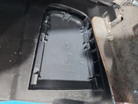 Podłokietnik TUNEL Citroen DS5 11-15 9686964777 EUROPA