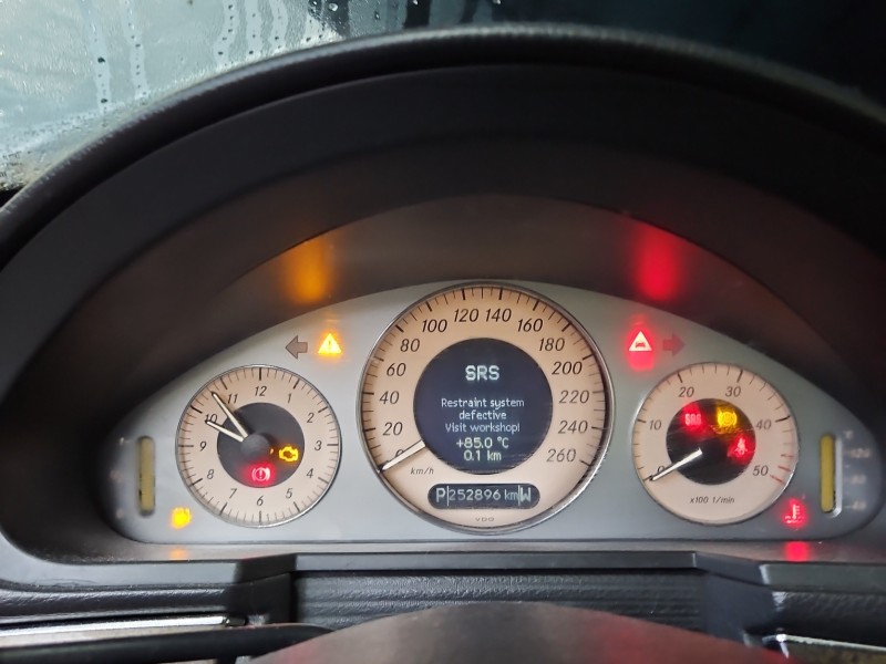 Licznik Mercedes W211 A2115407411 2.7 cdi EUROPA