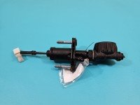 Pompka sprzęgłowa Opel Astra IV J 55561915 1.4 T