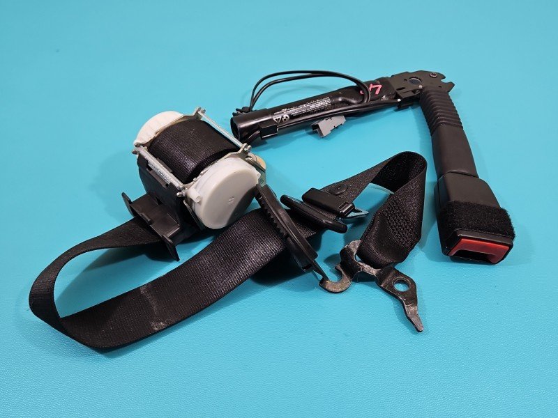 Pas bezpieczeństwa przód lewy kierowcy Bmw e90 721356304, 34073018B EU Pas bezpieczeństwa przód lewy kierowcy Bmw e90 721356304, 34073018B EU
