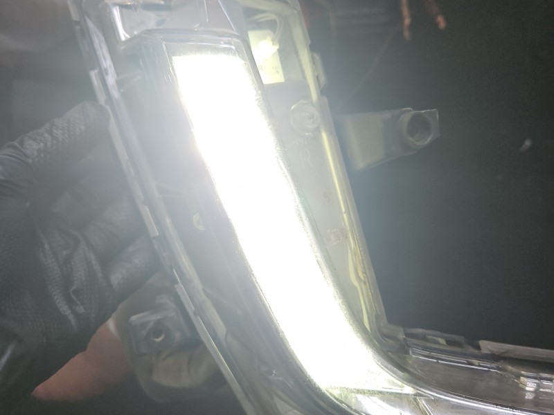 Światło jazdy dziennej prawe Suzuki Swift Mk7