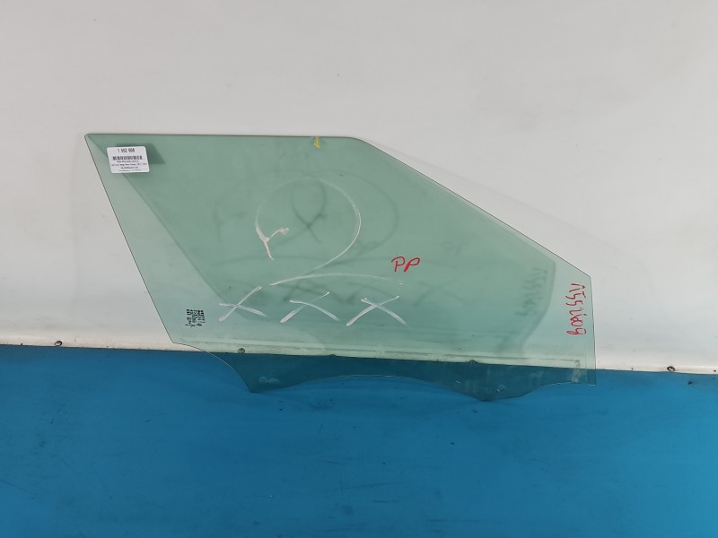 Szyba drzwi przód prawa pasażera Land rover range Evoque I 11-18 Uszczerbana HB