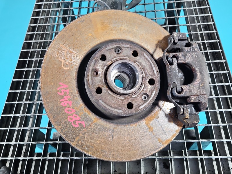 Zwrotnica prawa piasta przód 1.5 D4D Toyota Proace City