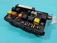 Skrzynka bezpieczników Opel Zafira B 13206754