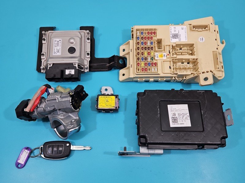 Komputer Sterownik silnika 39105-2B067 Hyundai Elantra VI 15-20 1.6 16V Komputer Sterownik silnika 39105-2B067 Hyundai Elantra VI 15-20 1.6 16V