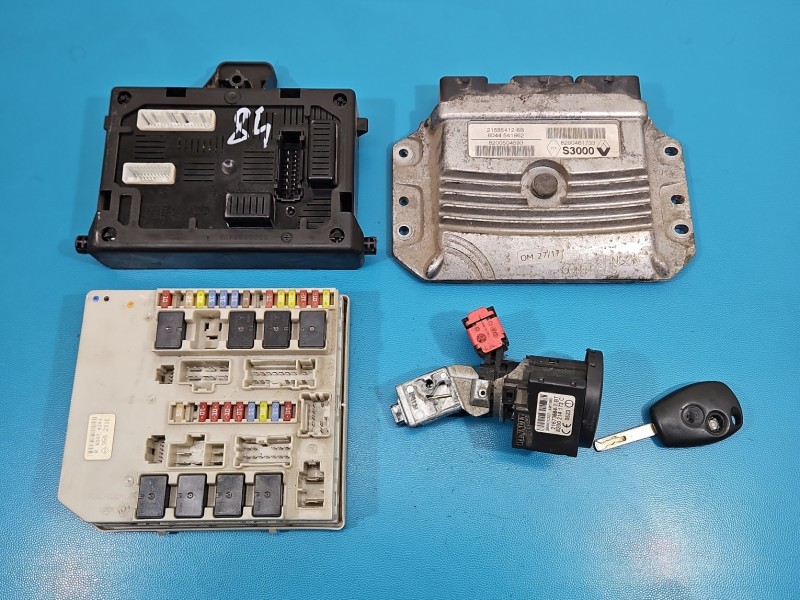 Komputer Sterownik silnika 8200461733, 8200504593 Renault Clio III 1.6 16V