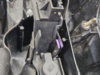 Lampa tył lewa Toyota Avensis II T25 kombi TOYOTA, KOITO 03-06 Urwane mocowanie przy wkładzie lampy EUROPA