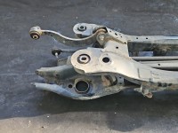 Tylna belka oś tył LEXUS CT 10-22 1.8 VVTI