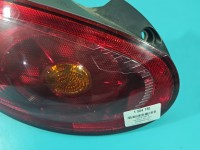 Lampa tył lewa Producent części: FIAT, naderwane mocowanie / Z LISTWĄ ŻARÓWKOWĄ Fiat Bravo II HB