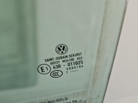 Szyba drzwi tył lewa Vw Passat B8 sedan