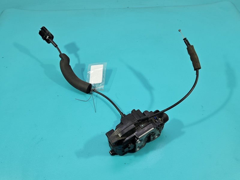 Zamek przód lewy 805030001R Renault Megane III EUROPA uszkodzona plastikowa obudowa