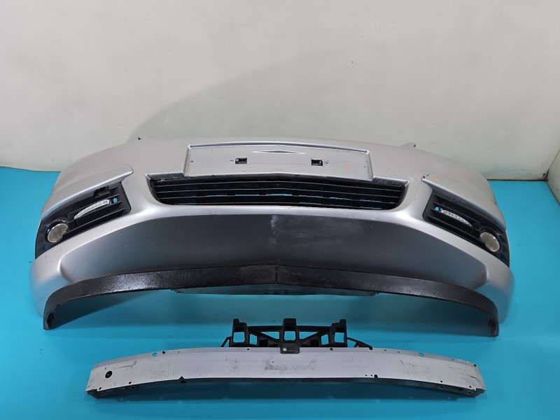 Zderzak przód Opel Zafira B srebrny, Z 157