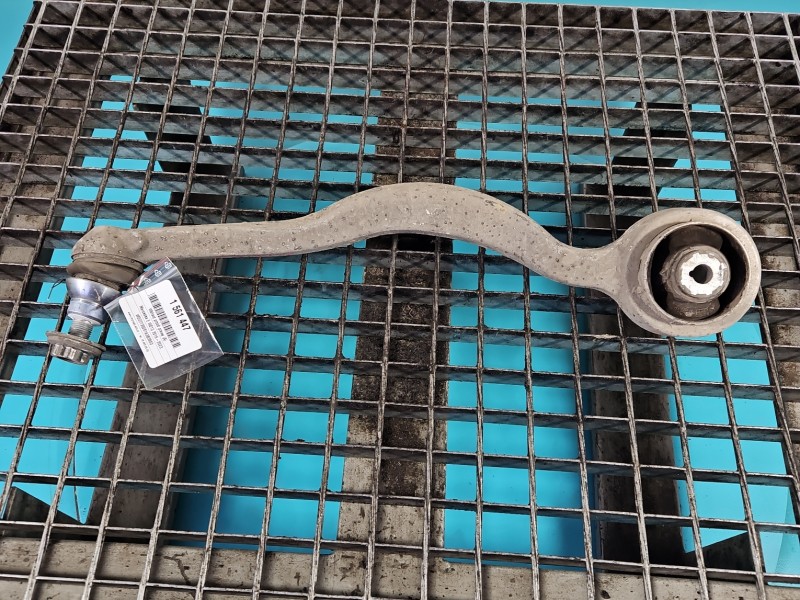 Wahacz przód prawy Mercedes W213 przedni