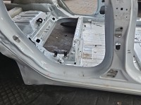Próg prawy SŁUPEK ŚRODKOWY B Tesla Model 3 17- sedan 4d biały PPSW