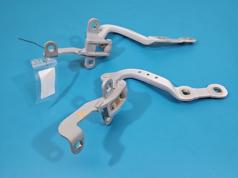 Zawias klapy tył tylnej BMW iX3 G08